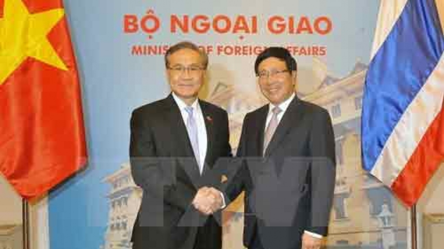 Vietnam, Thailand cement economic links for trade goal of US$20 bln