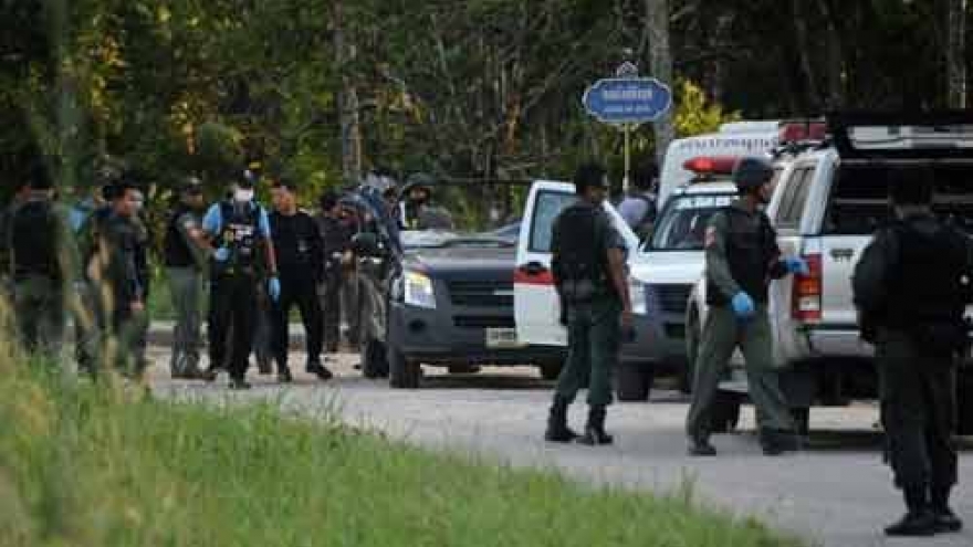 Thai PM orders increased security after attacks in South