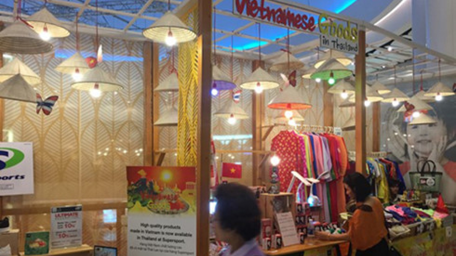 Vietnam fruit on display in Bangkok