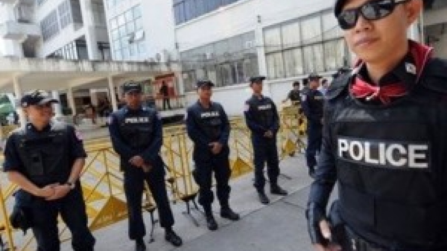 Thailand tightens security in south