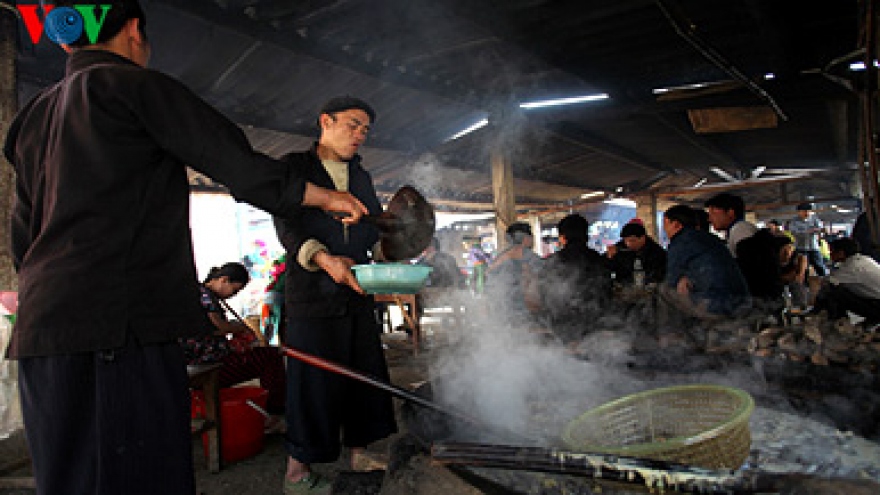 
        Thắng cố - a mountain specialty
                              
