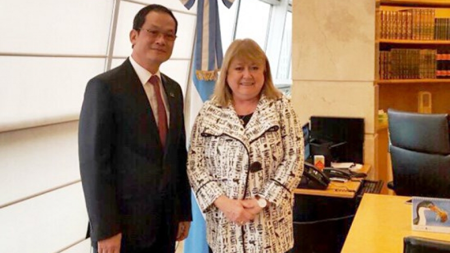 Vietnamese ambassador gets Argentinean friendship order