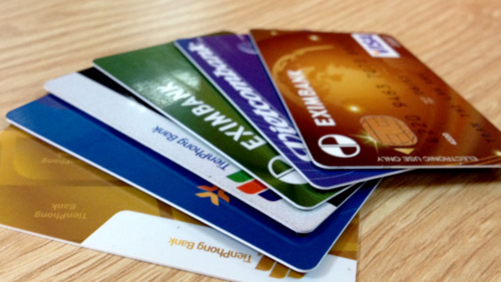 Strong growth in card payments boosting Vietnam's economy: report