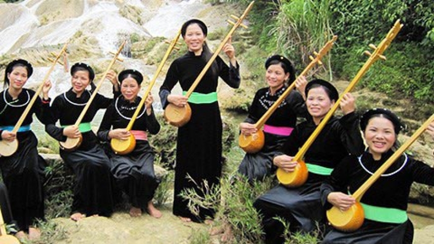 Festival celebrates ethnic then singing