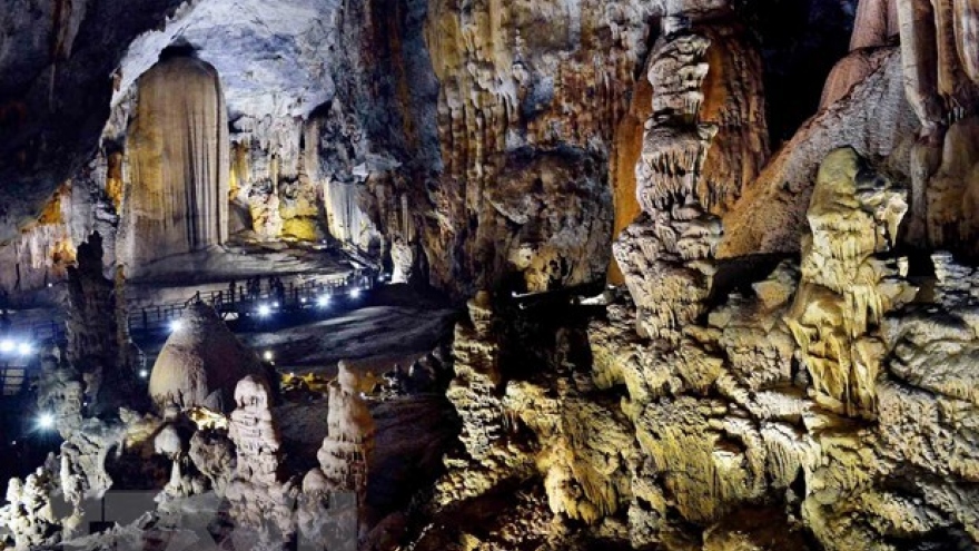 Thien Duong Cave sets Asian record for unique stalactites, stalagmites