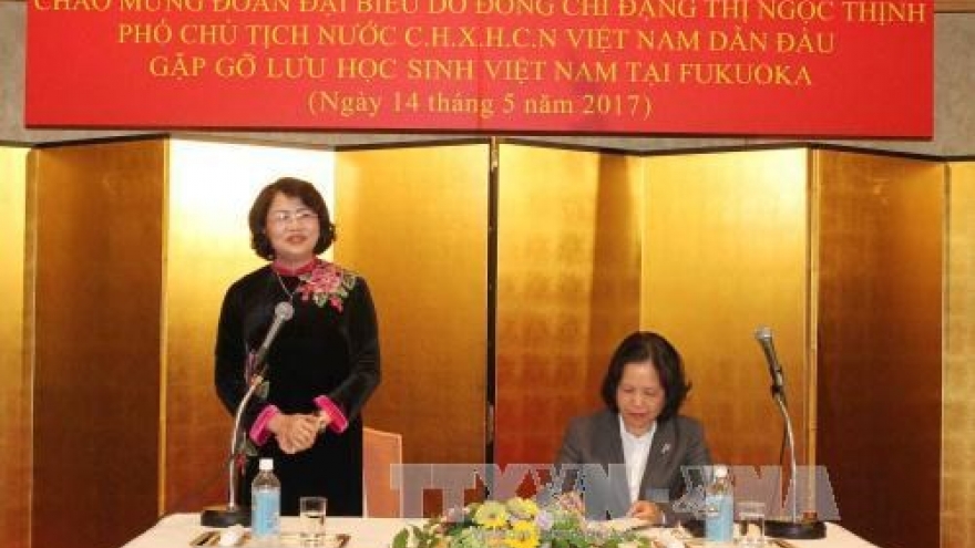 Vice President meets Vietnamese students in Fukuoka