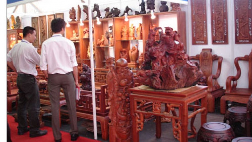 Int’l handicrafts fair attracts foreign businesses