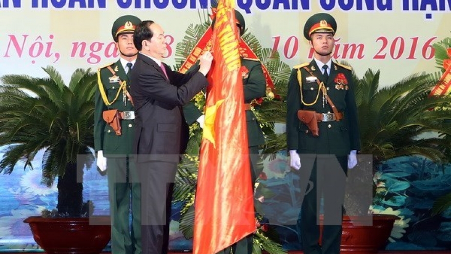 President attends Hanoi armed forces’ anniversary