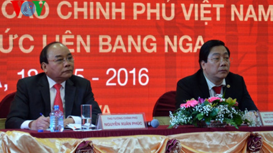 PM meets Vietnamese community in Russia