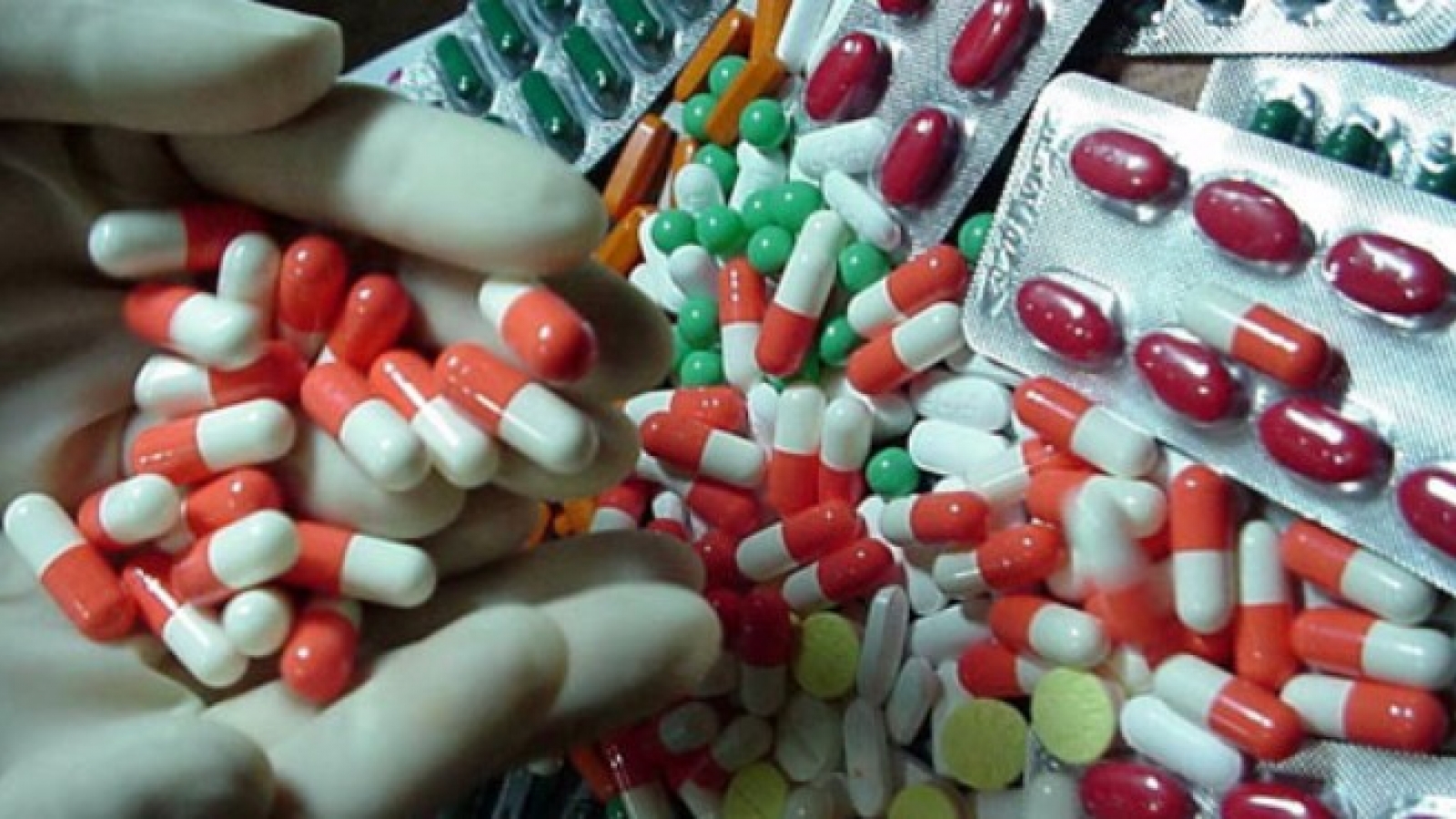Vietnam spends billions of USD on pharmaceutical products import