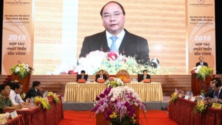 PM, Long An province pledge maximum support for investors