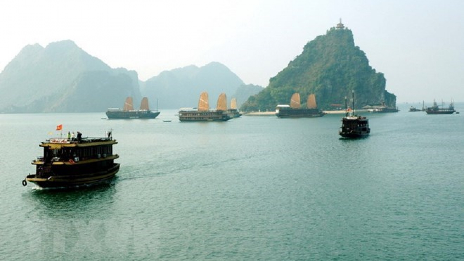 Ha Long forum seeks to promote green economy, tourism