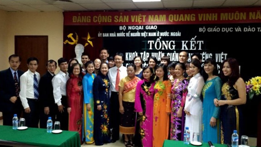 Promoting Vietnamese language teaching overseas
