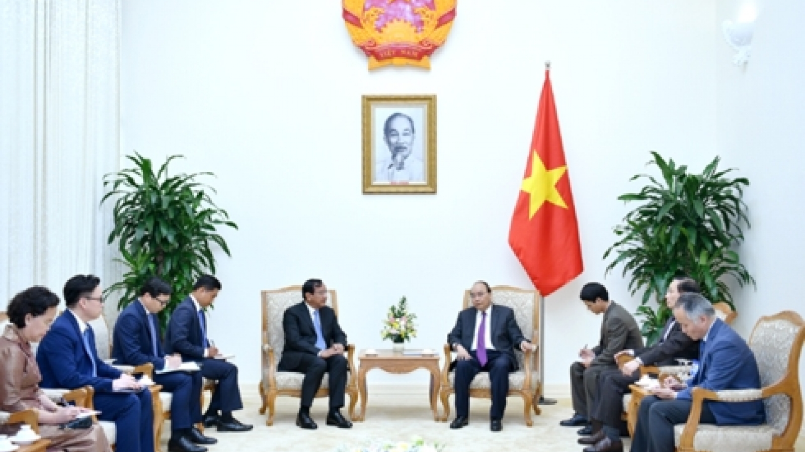 PM Phuc upbeat about thriving Vietnam-Cambodia ties