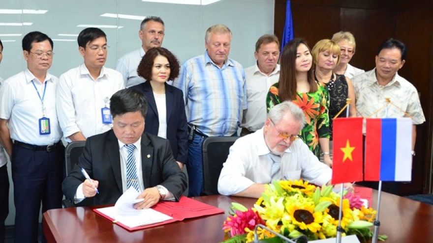 Vietnamese, Russian electricity trade unions forge cooperation