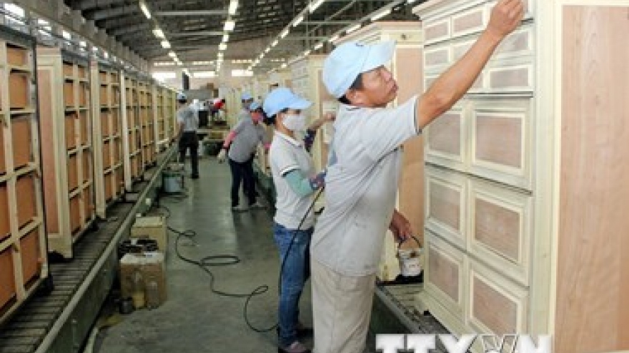 
        Vietnam, EU reach agreement on timber export market
                              
