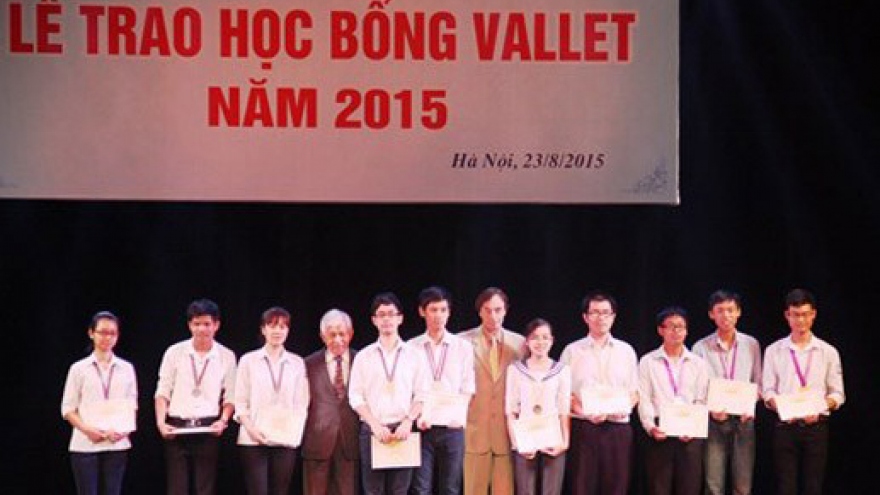 Students awarded Vallet scholarships