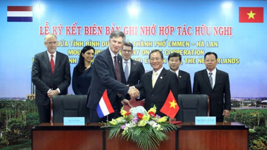 Binh Duong, Emmen city step up cooperative ties