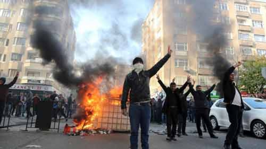 Turkey on verge of civil war