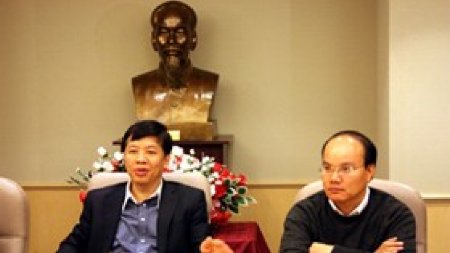 Talk discusses Paris Peace Accords