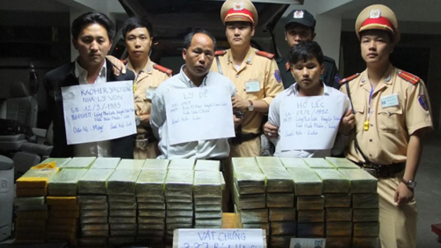
        Vietnam, China join forces to fight drug cartels
                              
