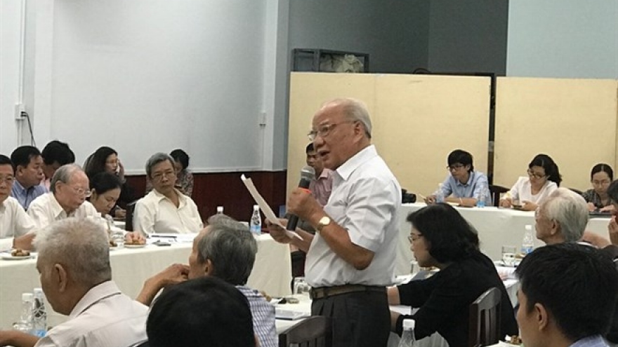 Experts: HCM City’s tollbooths not viable