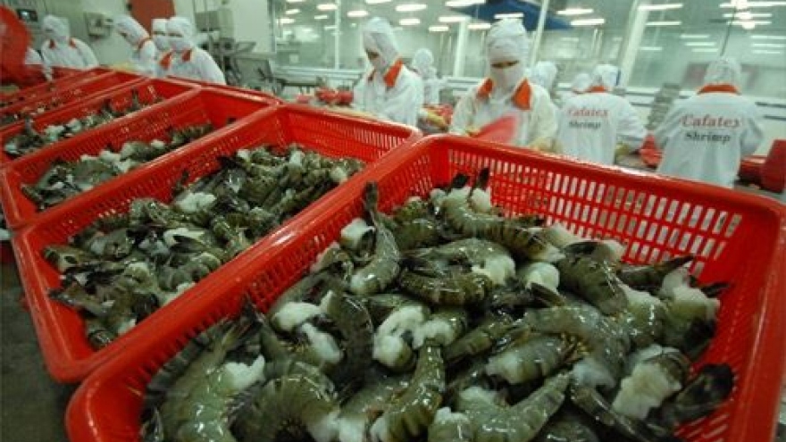 Vietnam, US strike deal to end shrimp fight
