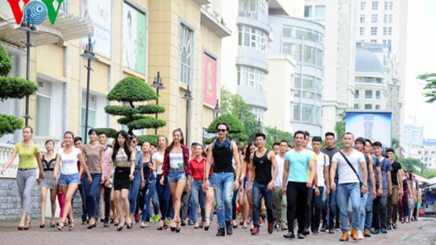 Thousands flock to Hanoi for “Next Top Model” tryouts