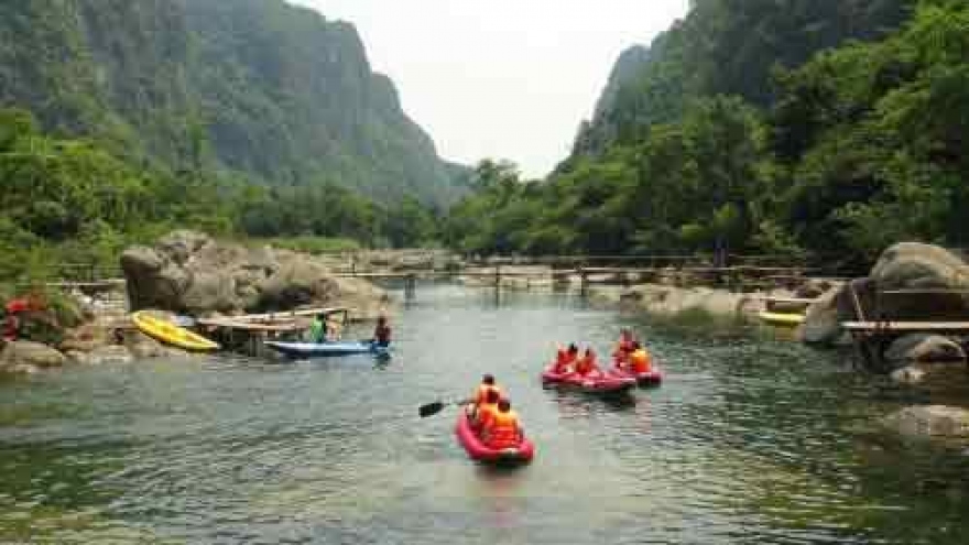 Quang Binh offers ticket discounts to draw tourists