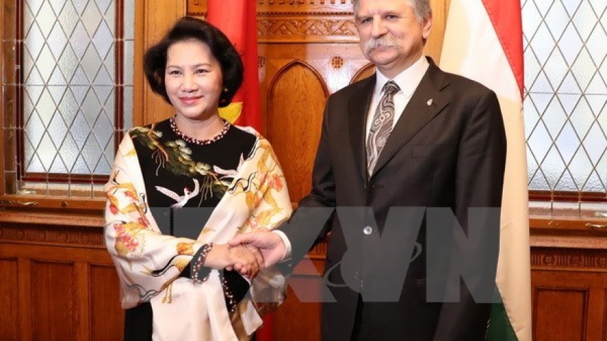 Top lawmaker wraps up Europe tour