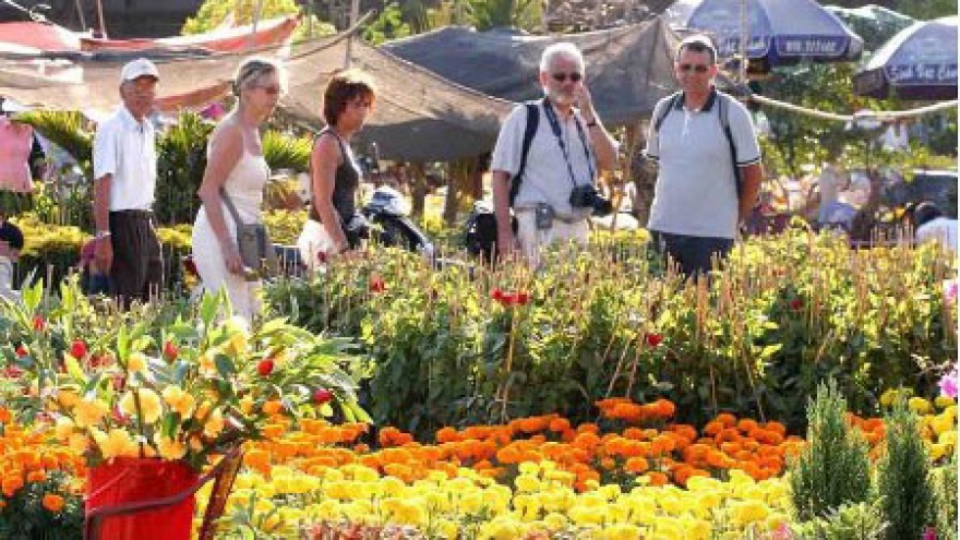 124 tourism companies win Guide Awards  