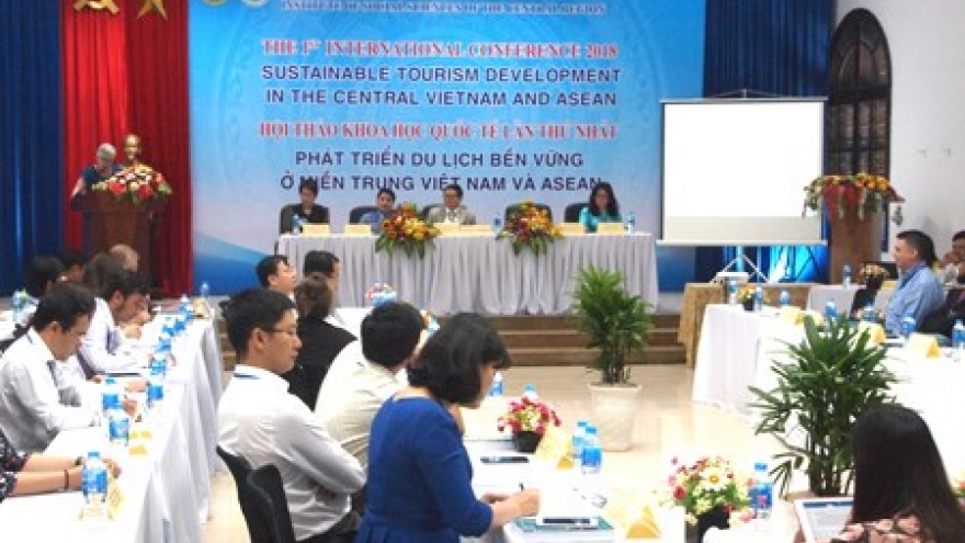 Conference looks to develop tourism in ASEAN, central Vietnam