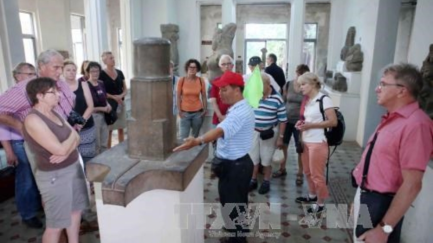 International arrivals up 17.8 percent after four months