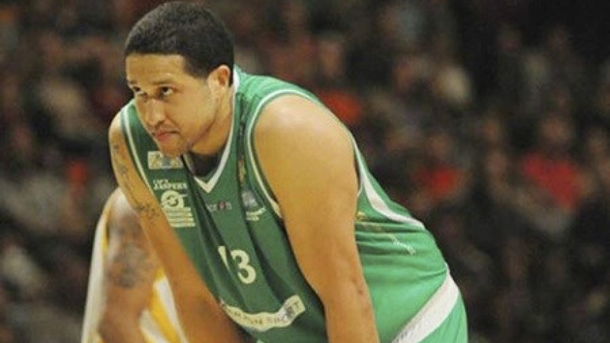 Local basketball team add 2.08m American