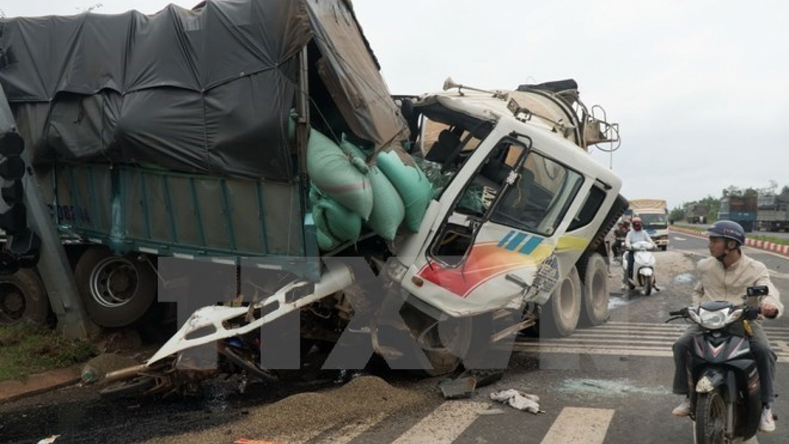 Traffic hotlines set up during New Year holiday