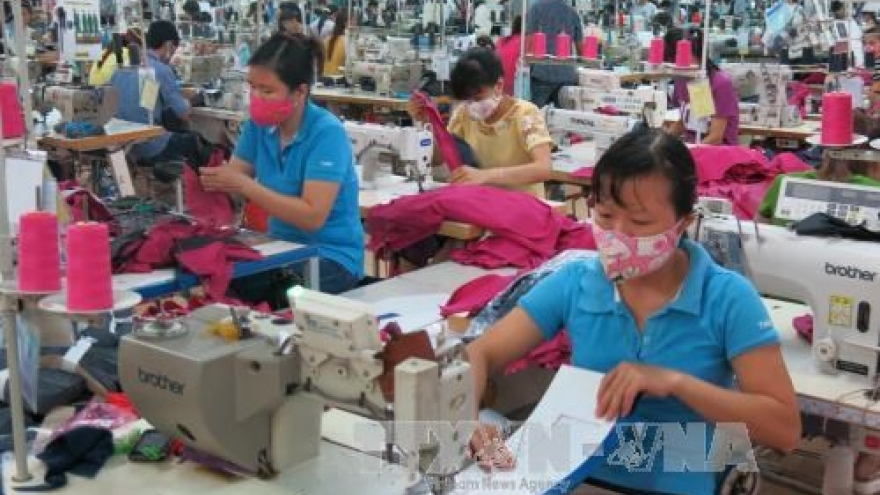 Vietnam foresees continued trade deficit in 2016