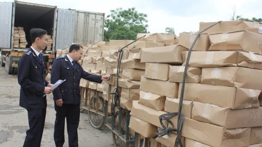 Vietnam’s trade deficit with China drops