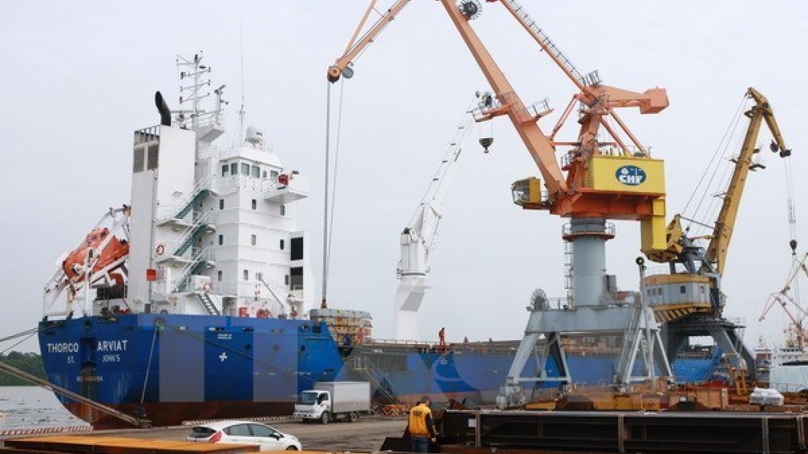 Vietnam posts trade surplus of US$2.92 billion in 2017