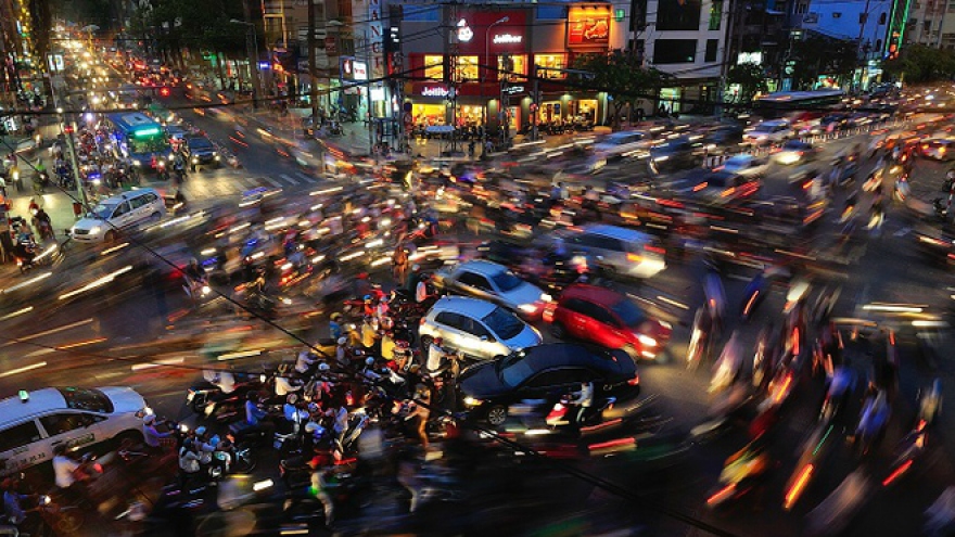 HCMC mulls congestion charge for cars entering city center