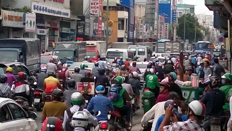 HCM City plans 34 toll booths to reduce peak-hour congestion