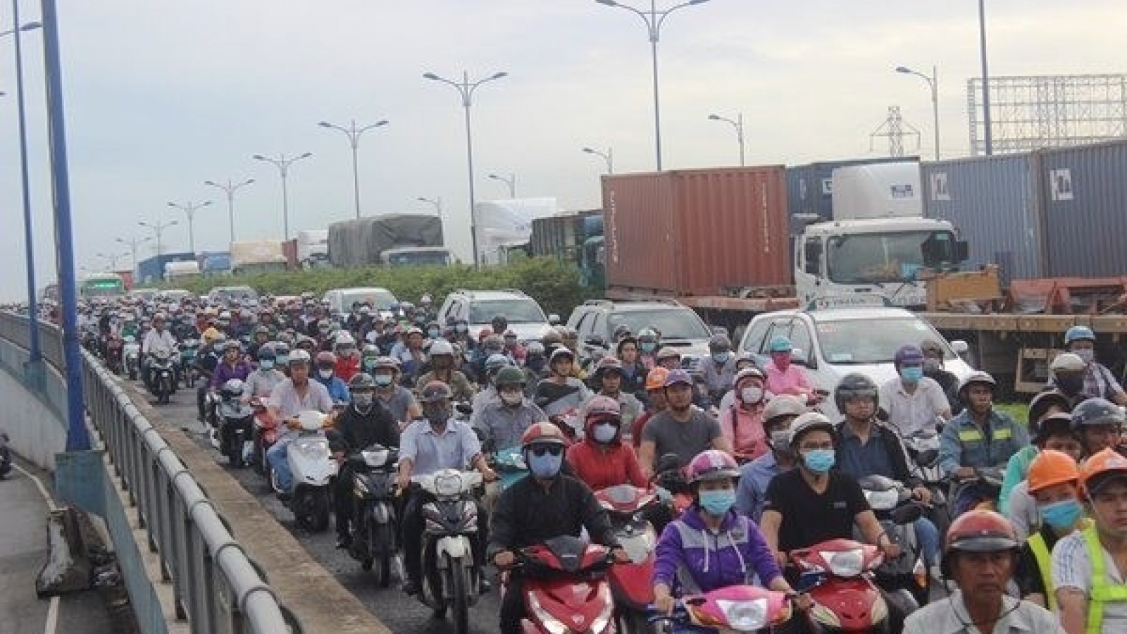 HCM City discusses smart traffic system near port