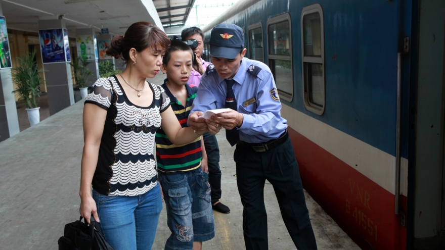 Vietnam to install automatic ticket gates at major train stations