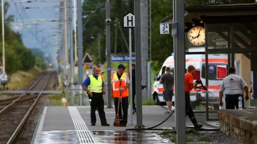 Six injured in attack on Swiss train; motive unknown, police say