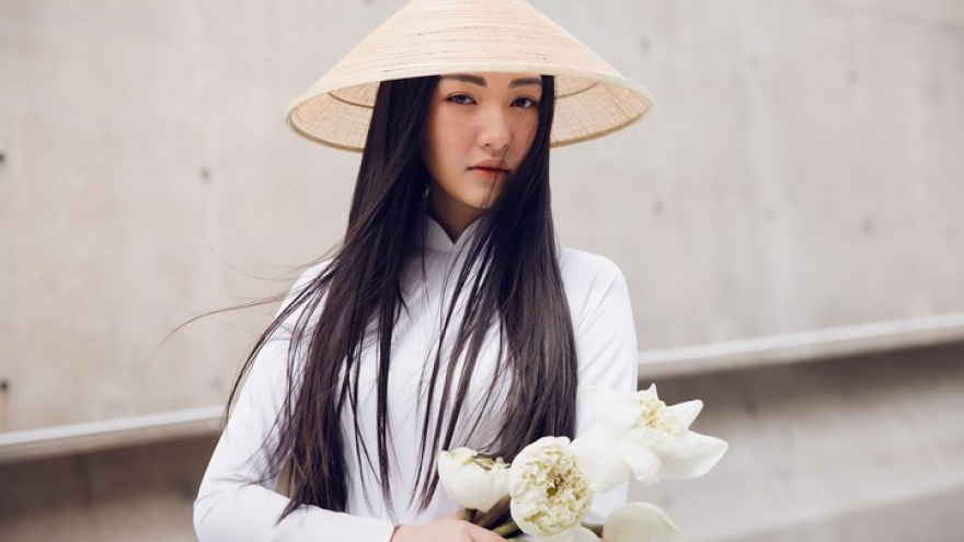 Ngoc Tran shines in Ao dai at Seoul Fashion Week