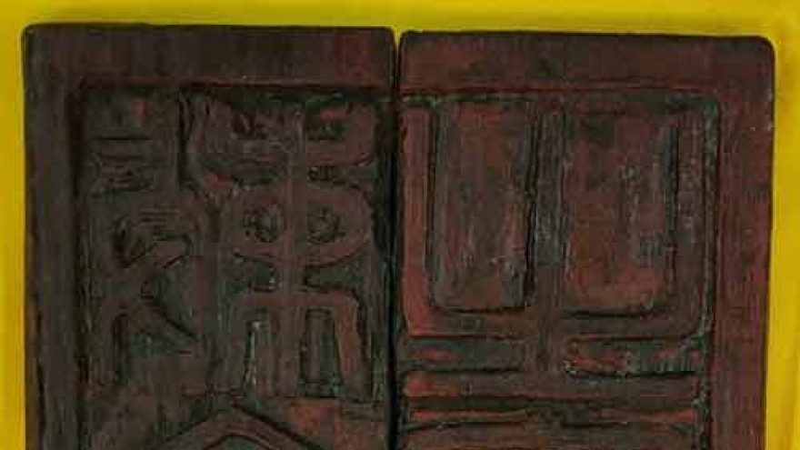 Tran dynasty wooden seal debated