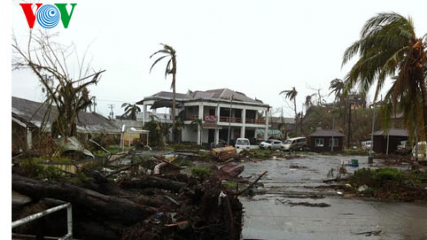 Tacloban in devastation 