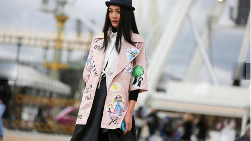 Thuy Trang lights up Paris Fashion Week