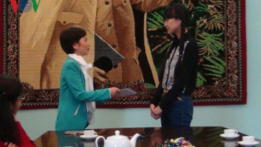  Vietnamese girl gets highest grade on Russian state language exam