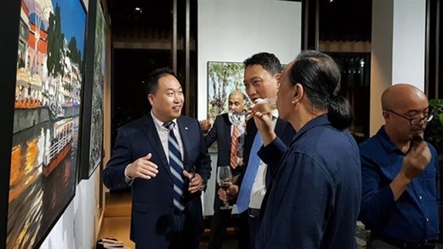 Paintings depict Singapore, Vietnam after 45 years of ties