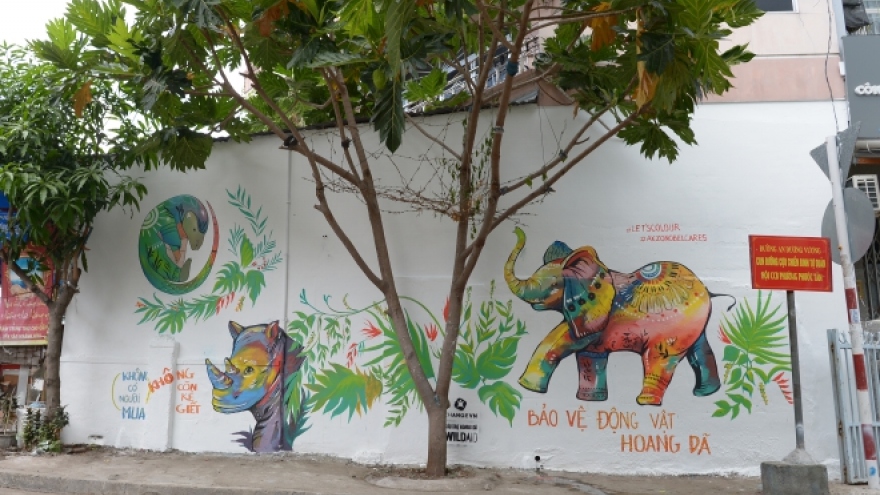 Graffiti campaign inspires wild animal protection